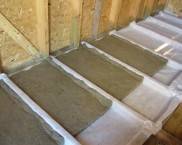 Do-it-yourself floor insulation in a private house