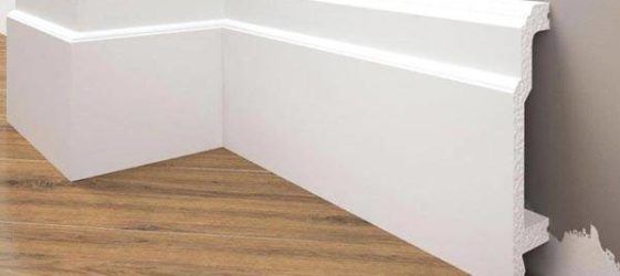 Floor wide plastic skirting boards