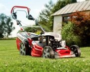 Self-propelled gasoline lawn mower: rating, best models