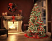 How beautiful to decorate a Christmas tree at home for the New Year: photo